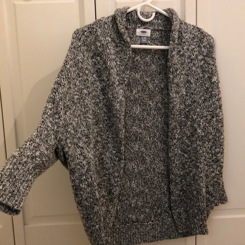 Kids grey/white thick knit cardigan-never worn - Picture 2 of 4